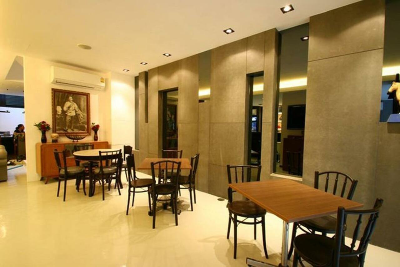 At One Inn Hualampong Bangkok Exteriér fotografie
