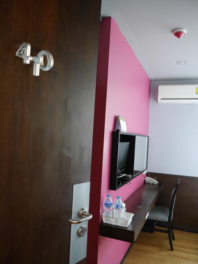At One Inn Hualampong Bangkok Exteriér fotografie